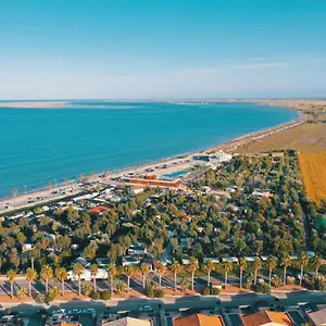https://camping-ampolla-playa.catalonia-hotels.com